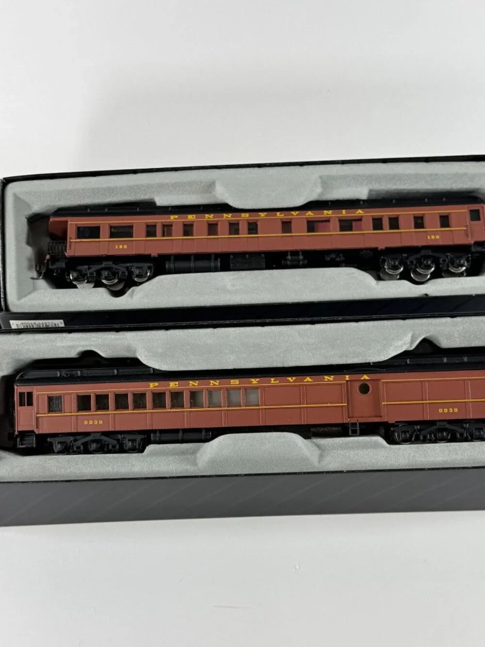 Spectrum Bachmann 2 HO Pennsylvania Cars 9939 & 180 Observation Combine